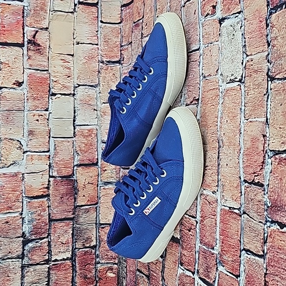 SUPERGA LOWTOP SHOES,  WOMANS SIZE 9.5 EUC BLUE/WHITE - Picture 2 of 11